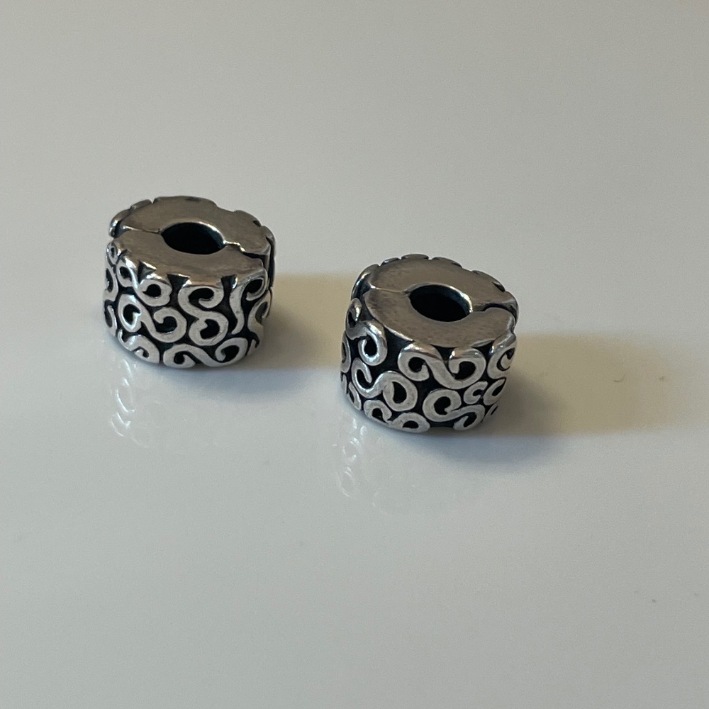 Pandora “s” clips.